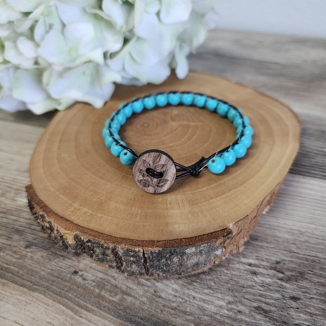 Turquoise howlite and leather bracelet with walnut wood button