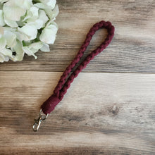 Load image into Gallery viewer, Macrame wristlet keychain- Various colors