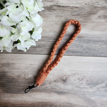 Load image into Gallery viewer, Macrame wristlet keychain- Various colors