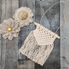Load image into Gallery viewer, Macrame wall hanging- 7 inch
