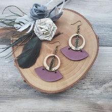 Load image into Gallery viewer, Bamboo hoop earrings with leather slider- White, Black, Mauve
