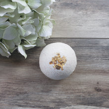 Load image into Gallery viewer, Orange and ginger low fragrance bath bomb