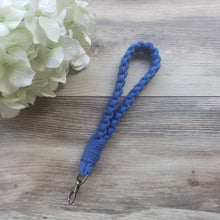 Load image into Gallery viewer, Macrame wristlet keychain- Various colors