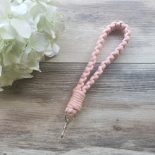 Load image into Gallery viewer, Macrame wristlet keychain- Various colors