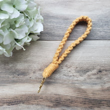 Load image into Gallery viewer, Macrame wristlet keychain- Various colors