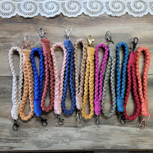 Load image into Gallery viewer, Macrame wristlet keychain- Various colors