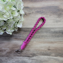 Load image into Gallery viewer, Macrame wristlet keychain- Various colors