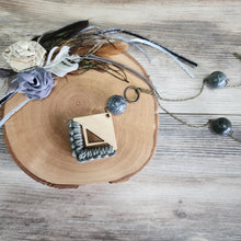 Load image into Gallery viewer, Green stone and bamboo necklace
