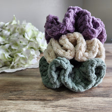 Load image into Gallery viewer, Blanket yarn ponytail holders
